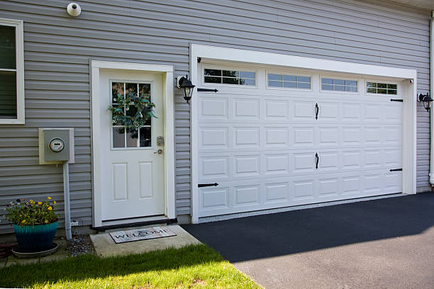 24/7 Emergency Garage Door Panel Replacement experts in Veazie, ME